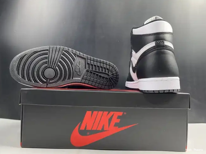 Kicked Out Shoe Store (2014) 555088-010 Jordan Black 1 Retro White Air 0612